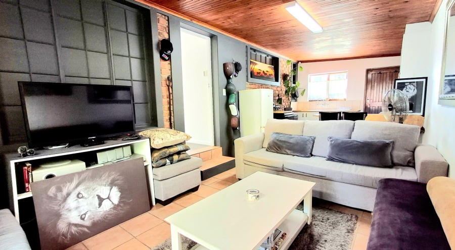 7 Bedroom Property for Sale in Heather Park Western Cape